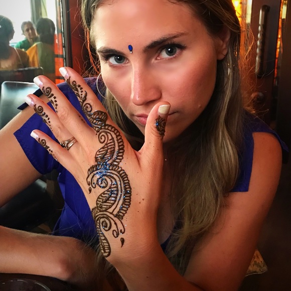 Meet your Posher, Olivia - Picture 11 of 16